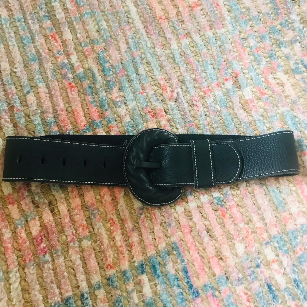 Genuine Leather Waist Brand New vintage style belt with contrast stitching.